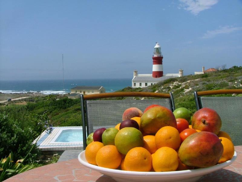 Villa Cape Agulhas Guesthouse ภายนอก รูปภาพ